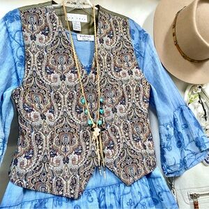 Sweet southwestern paisley boho vest w equestrian country vibe